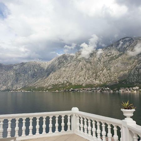 Apartments Sovran Vila Marija Prčanj Eksteriør billede