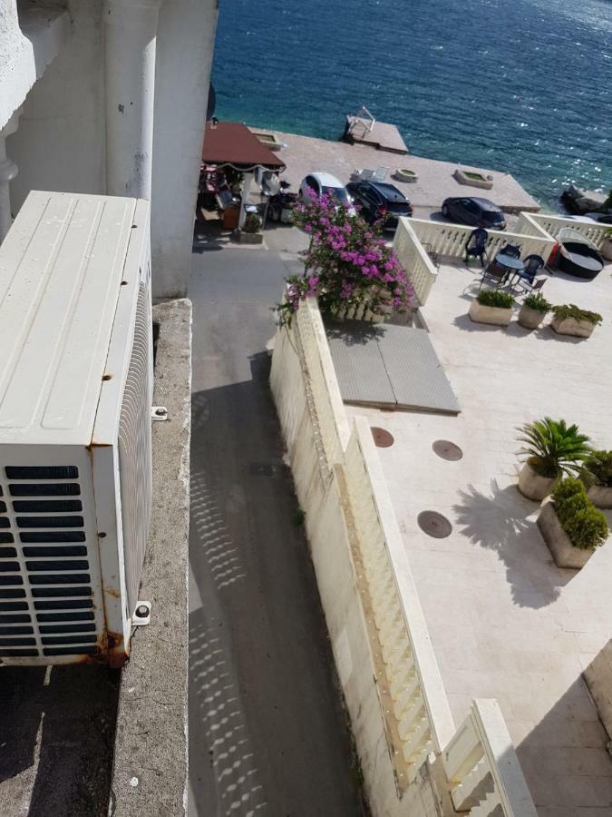 Apartments Sovran Vila Marija Prčanj Eksteriør billede